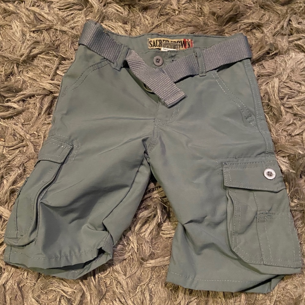 Boy’s shorts with belt size 5